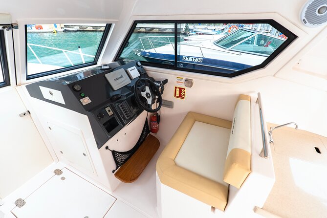 Yachting in Dubai: Book 36 ft Yacht Charter up to 10 people - Atlantis The Palm: Arabic-Style Luxury on a Crescent